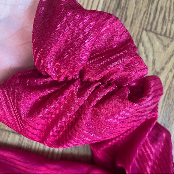 Vintage ruffled red blouse - Picture 2 of 12